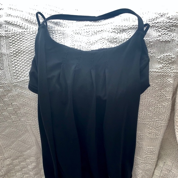 Black lululemon tank - Picture 2 of 5
